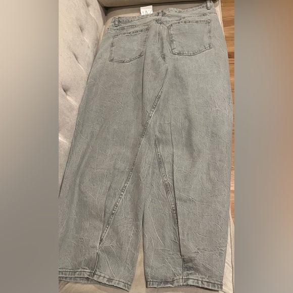 NWT Zara High Waist Jeans - Picture 3 of 4